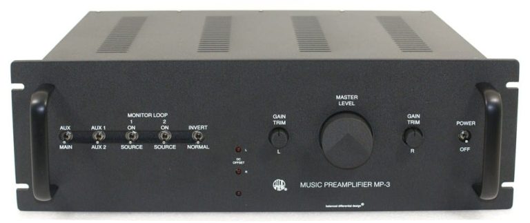 MP-3 is a fully differential all-tube preamplifier - Black or Silver finish